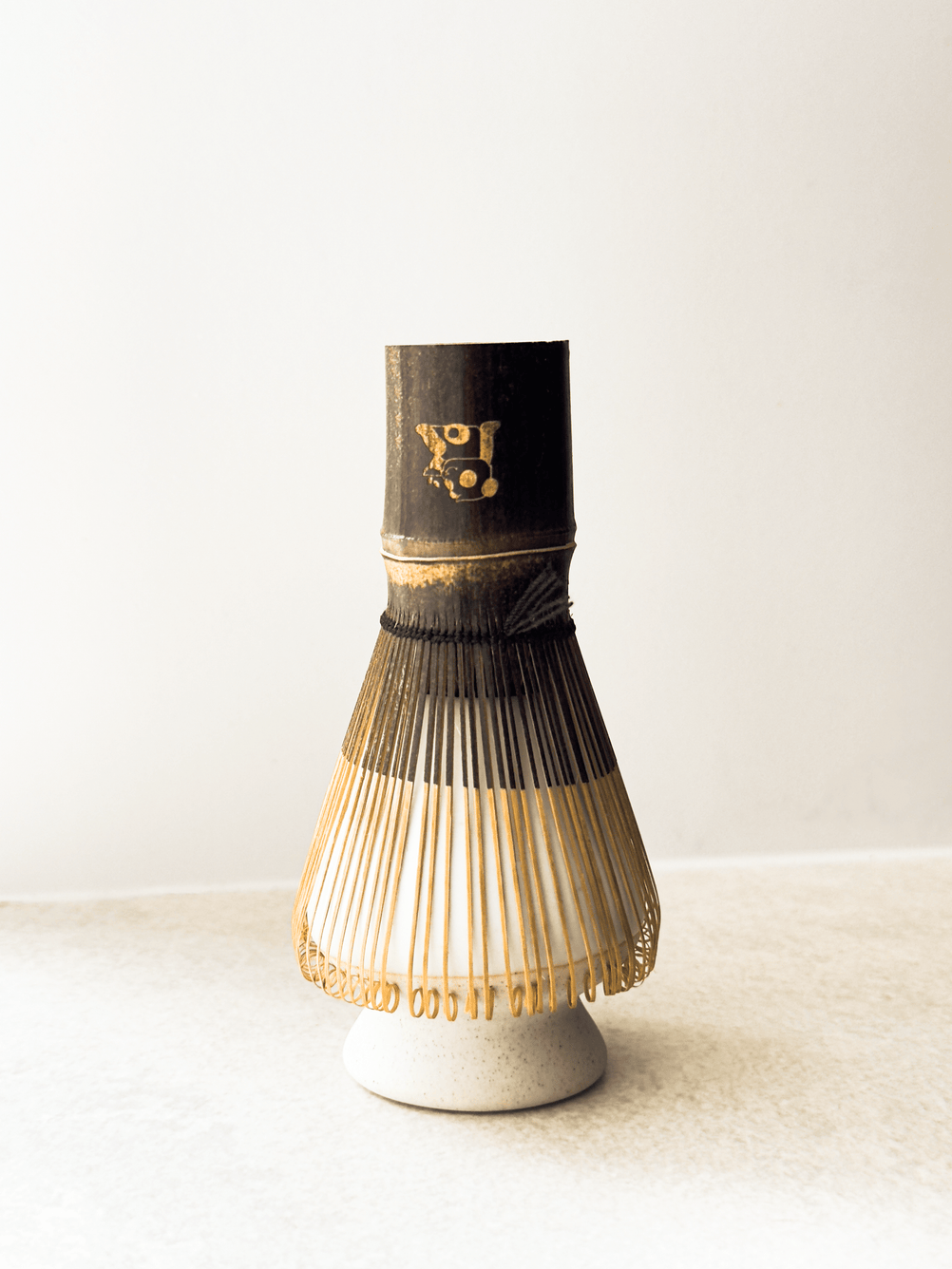 Chasen | Miotełka do Matchy z ciemnego bambusa - MATCHA HOUSE